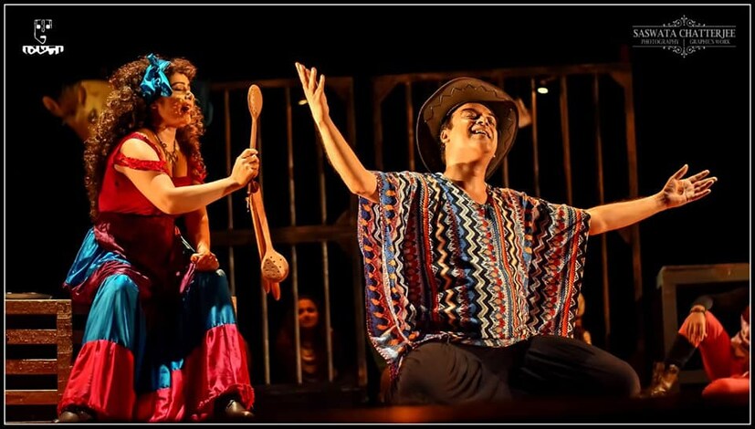 • ‘কর্ডলাইন’ বলে একটা নাটক করছিলেন অঞ্জন দত্ত ৷ সেখানে মূল চরিত্রে ছিলেন নীল ৷ এ সময় দলে আসেন নিবেদিতা ৷ 
