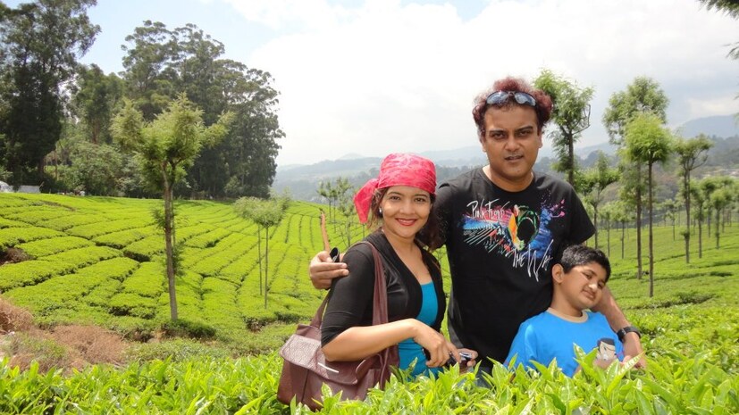 • ছোট পর্দার খুব একটা চেনা মুখ না হলেও নিবেদিতা মঞ্চের একজন প্রতিষ্ঠিত অভিনেত্রী ৷ থিয়েটার দিয়েই তাঁর অভিনয় জগতে হাতেখড়ি ৷ তবে তাঁর আরও একটা পরিচয় রয়েছে ৷ তিনি প্রখ্যাত অভিনেতা নীল বা সুজন মুখোপাধ্যায়ের স্ত্রী ৷