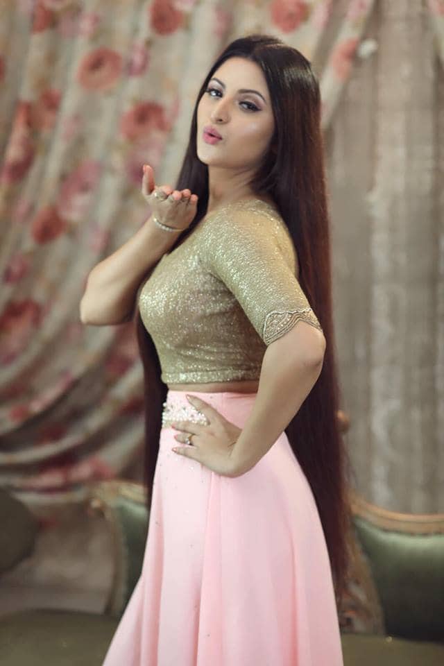 বখরি ইদের দিন পরীমণির গরু কোরবানি দেওয়ার ধারা শুরু হয়েছে ২০১৬ সাল থেকেই ৷ তারপর থেকে প্রতিবছরই ইদ-আল-আধার দিন গরু কোরবানি দেন তিনি ৷ Photo Courtesy: Pori Moni/Facebook Page বখরি ইদের দিন পরীমণির গরু কোরবানি দেওয়ার ধারা শুরু হয়েছে ২০১৬ সাল থেকেই ৷ তারপর থেকে প্রতিবছরই ইদ-আল-আধার দিন গরু কোরবানি দেন তিনি ৷ Photo Courtesy: Pori Moni/Facebook Page