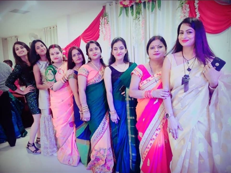 ইটস দ্য টাইম টু জিসকো ৷ মনের মানুষদের মাঝে রীণা দিবেদী ৷ এক অন্যরকমের উপস্থিতি ৷ সৌজন্যে ফেসবুক ৷ ইটস দ্য টাইম টু জিসকো ৷ মনের মানুষদের মাঝে রীণা দিবেদী ৷ এক অন্যরকমের উপস্থিতি ৷ সৌজন্যে ফেসবুক ৷