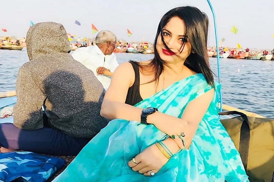 দুর্দান্ত ছবিতে তুলেছেন ঝড় ৷ হলুদের পরে তুঁতে রঙের শাড়িতে উঠেছে ঝড় ৷ সুন্দর একটি দৃশ্যতে মন মেতেছে ৷ ফের সোশ্যাল মিডিয়ার চর্চায় রীণা দিবেদী ৷ ছবি সৌজন্যে ফেসবুক ৷ দুর্দান্ত ছবিতে তুলেছেন ঝড় ৷ হলুদের পরে তুঁতে রঙের শাড়িতে উঠেছে ঝড় ৷ সুন্দর একটি দৃশ্যতে মন মেতেছে ৷ ফের সোশ্যাল মিডিয়ার চর্চায় রীণা দিবেদী ৷ ছবি সৌজন্যে ফেসবুক ৷