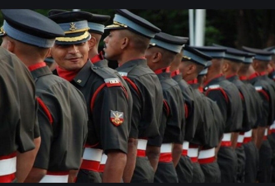 ♦ www.joinindianarmy.nin.in ওয়েবসাইটে গিয়ে নিজের নাম রেজিস্ট্রি করতে হবে ৷ তারপর আবার রেজিস্ট্রেশন নম্বর ও পাসওয়ার্ড দিয়ে ঢুকে ফর্ম পূরণ করতে হবে ৷ তারপর আবার রেজিস্ট্রেশন নম্বর ও পাসওয়ার্ড গিয়ে ফর্ম পূরম করতে হবে ৷ ইন্টারভিউয়ের সময় অনলাইনে পূরণ করা আবেদনপত্রের প্রিন্ট আউট, জন্ম ও শিক্ষা সংক্রান্ত সার্টিফিকেট, মার্কশিট, পরিচয়পত্র নথিপত্র সঙ্গে রাখতে হবে ৷ বিজ্ঞপ্তিটি বিশদে জানতে ক্লিক করুন-http://www.joinindianarmy.nic.in/writereaddata/Portal/NotificationPDF/tech_54.pdf এই লিঙ্কে ৷ ♦ www.joinindianarmy.nin.in ওয়েবসাইটে গিয়ে নিজের নাম রেজিস্ট্রি করতে হবে ৷ তারপর আবার রেজিস্ট্রেশন নম্বর ও পাসওয়ার্ড দিয়ে ঢুকে ফর্ম পূরণ করতে হবে ৷ তারপর আবার রেজিস্ট্রেশন নম্বর ও পাসওয়ার্ড গিয়ে ফর্ম পূরম করতে হবে ৷ ইন্টারভিউয়ের সময় অনলাইনে পূরণ করা আবেদনপত্রের প্রিন্ট আউট, জন্ম ও শিক্ষা সংক্রান্ত সার্টিফিকেট, মার্কশিট, পরিচয়পত্র নথিপত্র সঙ্গে রাখতে হবে ৷ বিজ্ঞপ্তিটি বিশদে জানতে ক্লিক করুন-http://www.joinindianarmy.nic.in/writereaddata/Portal/NotificationPDF/tech_54.pdf এই লিঙ্কে ৷