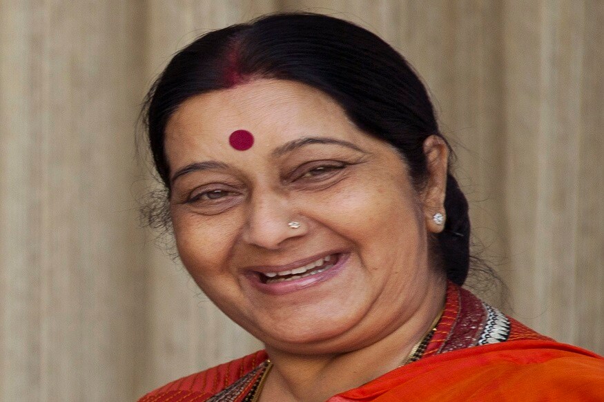 তারপর তাঁকে দেওয়া হয় শক ট্রিটমেন্ট দেওয়া হয়৷ হার্ট পাম্পও করা হয়৷ দীর্ঘ ৭০ মিনিট ধরে চলে এই চিকিৎসা৷ দেশের প্রাক্তন বিদেশমন্ত্রীকে বাঁচাতে মরিয়া চেষ্টা করেন চিকিৎসকরা৷ তারপর তাঁকে দেওয়া হয় শক ট্রিটমেন্ট দেওয়া হয়৷ হার্ট পাম্পও করা হয়৷ দীর্ঘ ৭০ মিনিট ধরে চলে এই চিকিৎসা৷ দেশের প্রাক্তন বিদেশমন্ত্রীকে বাঁচাতে মরিয়া চেষ্টা করেন চিকিৎসকরা৷