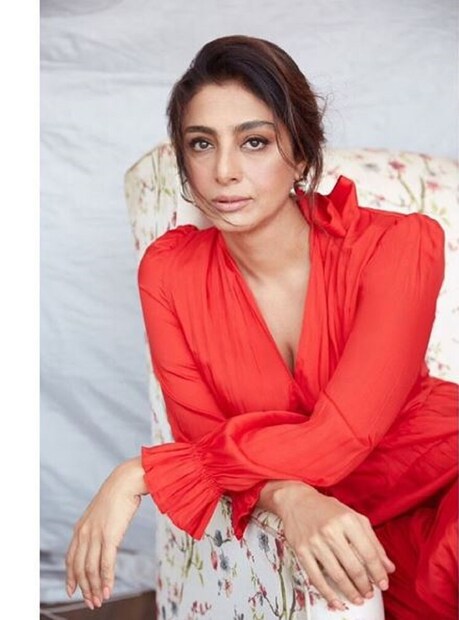 টাবু বিয়ে করেননি। অজয় দেবগণ একটি টিভি শোতে এসে মজা করে বলেছিলেন,' ওর বিয়ে হয়নি আমার জন্য। ও বিয়ে করতে চাইলেই আমি না করে দিতাম।' আসলে অজয় ও টাবু কলেজ থেকেই বেস্ট ফ্রেন্ড। আবার পর্দাতেও তাঁরা ছিলেন বেস্ট জুটি। সত্যিই কি অজয়ের জন্যই টাবু বিয়ে করেননি ? এর উত্তর জানা যায়নি। আপাতত তাঁদের মধ্যে বন্ধুত্বটুকুই থাক।  photo source Instagram 