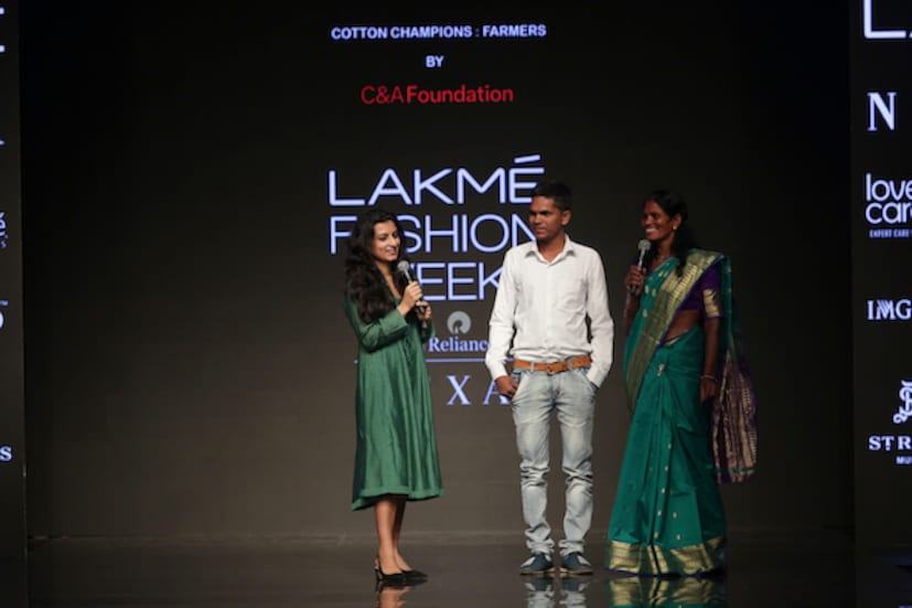 কালার প্যালেটে দেখা মিলল উজ্জ্বল রং ৷ দেখা মিলল হালকা নীল, ধূসর রং ৷ 