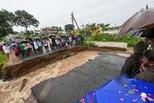 বন্যা বিধ্বস্ত কেরলে জারি রেড অ্যালার্ট, উদ্ধার ২২,০০০ বন্যা বিধ্বস্ত কেরলে জারি রেড অ্যালার্ট, উদ্ধার ২২,০০০