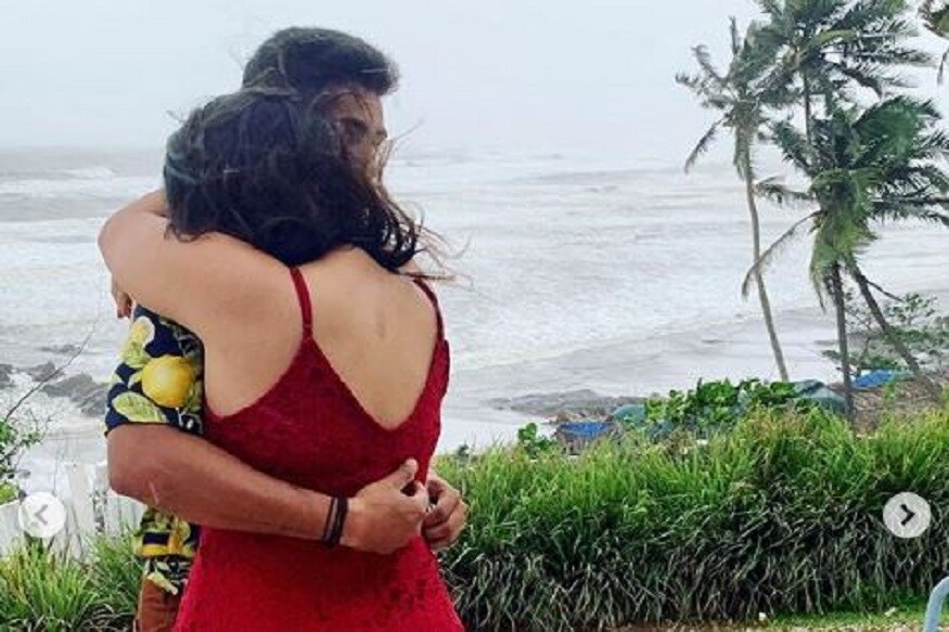 ভারতীয় ক্রিকেটে টেস্ট দলের জার্সিতে নিজের নামের পাশে জ্বলজ্বল করছে একটি ৩০০ রান ৷ ২০১৬ তে ইংল্যান্ডের বিরুদ্ধে সেই ত্রি-শতরান করে শিরোনাম ছিনিয়ে নিয়েছিলেন এই ক্রিকেটার ৷ Photo Courtesy- Instagram ভারতীয় ক্রিকেটে টেস্ট দলের জার্সিতে নিজের নামের পাশে জ্বলজ্বল করছে একটি ৩০০ রান ৷ ২০১৬ তে ইংল্যান্ডের বিরুদ্ধে সেই ত্রি-শতরান করে শিরোনাম ছিনিয়ে নিয়েছিলেন এই ক্রিকেটার ৷ Photo Courtesy- Instagram