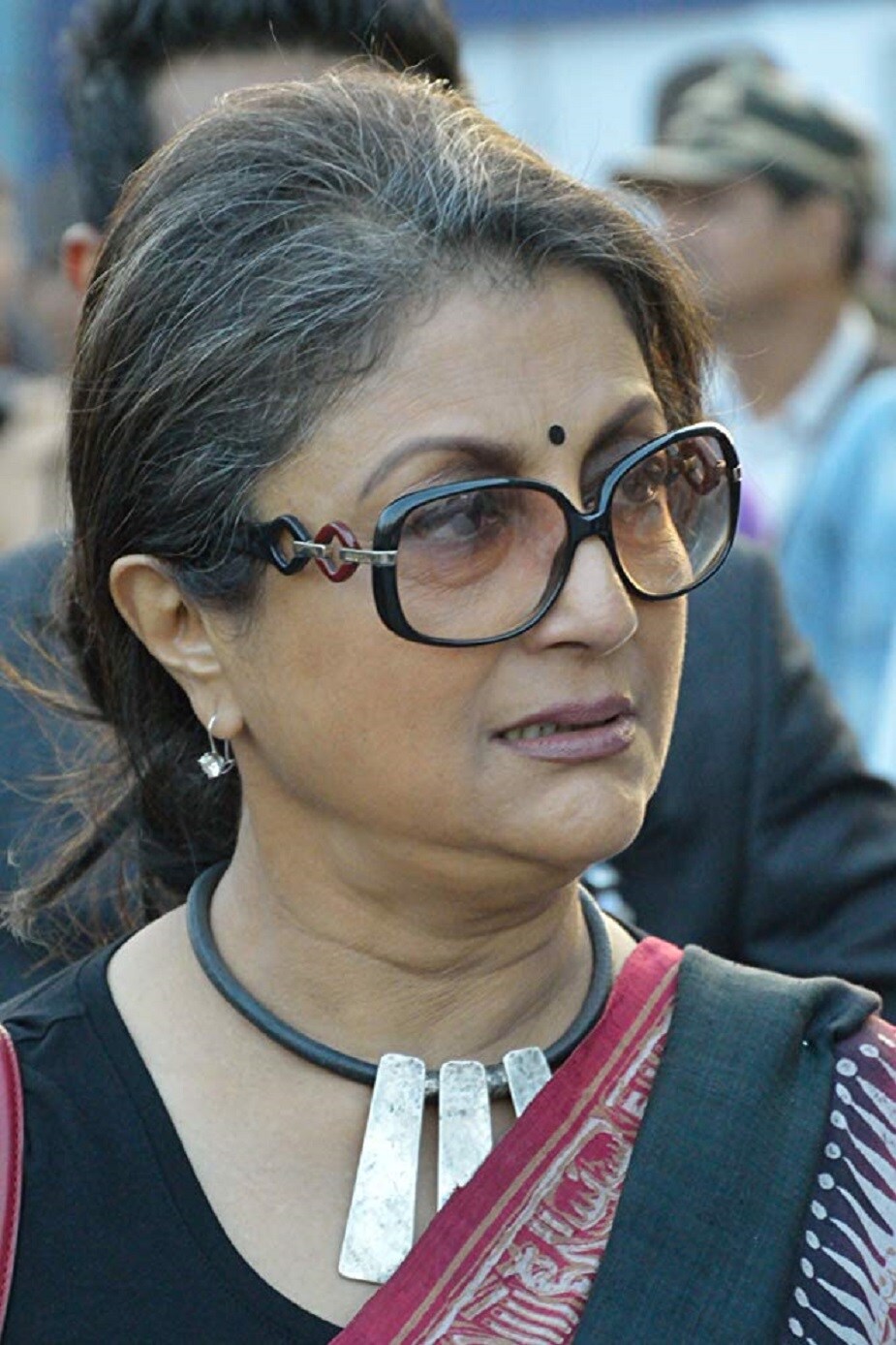 শুক্রবার রাজ্য সরকারের একটি দফতরের তরফের জানানো হয়, এবছর একটি নতুন অ্যাপেক্স অ্যাডভাইসরি কমিটি গঠন করা হবে যার সদস্য হিসেবে থাকবেন মাধবী মুখোপাধ্যায়, সাবিত্রী চট্টোপাধ্যায়, গৌতম ঘোষ, সন্দীপ রায়, অপর্ণা সেন, রঞ্জিত মল্লিক, প্রসেনজিৎ চট্টোপাধ্যায়, কৌশিক গঙ্গোপাধ্যায়, সৃজিত মুখোপাধ্যায় ও অরিন্দম শীল। শুক্রবার রাজ্য সরকারের একটি দফতরের তরফের জানানো হয়, এবছর একটি নতুন অ্যাপেক্স অ্যাডভাইসরি কমিটি গঠন করা হবে যার সদস্য হিসেবে থাকবেন মাধবী মুখোপাধ্যায়, সাবিত্রী চট্টোপাধ্যায়, গৌতম ঘোষ, সন্দীপ রায়, অপর্ণা সেন, রঞ্জিত মল্লিক, প্রসেনজিৎ চট্টোপাধ্যায়, কৌশিক গঙ্গোপাধ্যায়, সৃজিত মুখোপাধ্যায় ও অরিন্দম শীল।