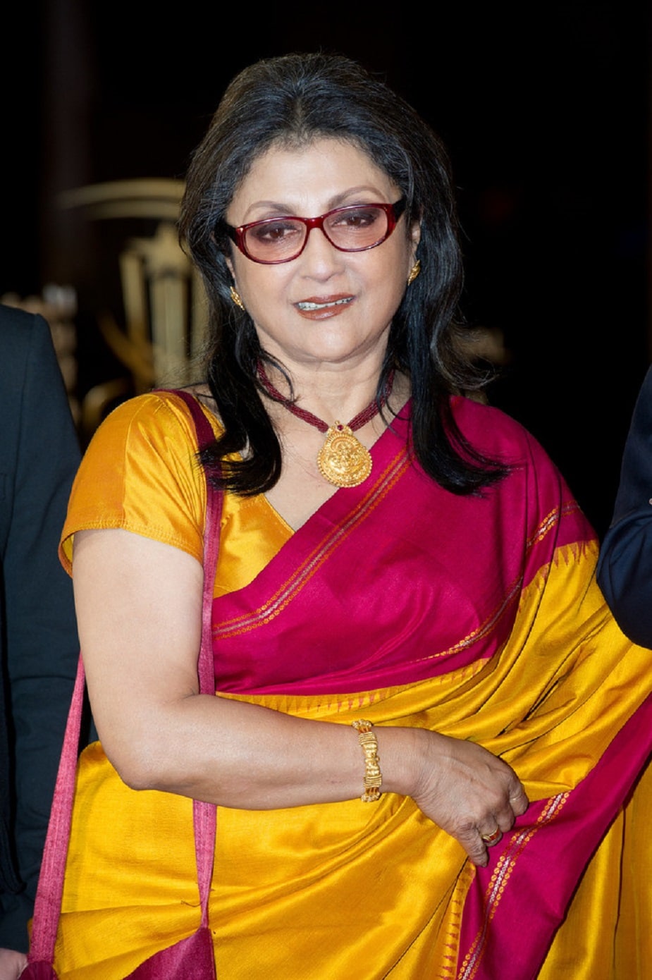 এতদিন পর্যন্ত কলকাতা আন্তর্জাতিক চলচ্চিত্র উৎসবের চেয়ারপার্সন ছিলেন প্রসেনজিৎ চট্টোপাধ্যায়। এইবছর তাঁর জায়গায় আনা হয়েছে পরিচালক রাজ চক্রবর্তীকে। এরপরই ফিল্ম ফেস্টিভ্যালের অন্যান্য সব দায়িত্ব থেকে নিজেই সরে গিয়েছেন প্রসেনজিৎ । এবার অসন্তোশ প্রকাশ করলেন অপর্ণা সেন। এতদিন পর্যন্ত কলকাতা আন্তর্জাতিক চলচ্চিত্র উৎসবের চেয়ারপার্সন ছিলেন প্রসেনজিৎ চট্টোপাধ্যায়। এইবছর তাঁর জায়গায় আনা হয়েছে পরিচালক রাজ চক্রবর্তীকে। এরপরই ফিল্ম ফেস্টিভ্যালের অন্যান্য সব দায়িত্ব থেকে নিজেই সরে গিয়েছেন প্রসেনজিৎ । এবার অসন্তোশ প্রকাশ করলেন অপর্ণা সেন।