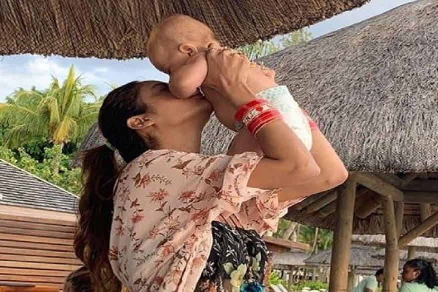 অভিনয়ের সঙ্গে তাল মিলিয়ে রাজনীতিতে ইতিমধ্যেই ছাপ ফেলেছেন তৃণমূল সাংসদ নুসরত জাহান ৷ তাঁর ধর্ম, বিয়ের পর তাঁর সাজগোজ নিয়ে যখন পার্লামেন্টে বিতর্ক শুরু হয় ৷ নুসরত জবাব দিয়েছেন তাঁর ৷ প্রমাণ করেছেন তিনি চুপ থাকার পাত্রী নন ! Photo: Instagram অভিনয়ের সঙ্গে তাল মিলিয়ে রাজনীতিতে ইতিমধ্যেই ছাপ ফেলেছেন তৃণমূল সাংসদ নুসরত জাহান ৷ তাঁর ধর্ম, বিয়ের পর তাঁর সাজগোজ নিয়ে যখন পার্লামেন্টে বিতর্ক শুরু হয় ৷ নুসরত জবাব দিয়েছেন তাঁর ৷ প্রমাণ করেছেন তিনি চুপ থাকার পাত্রী নন ! Photo: Instagram