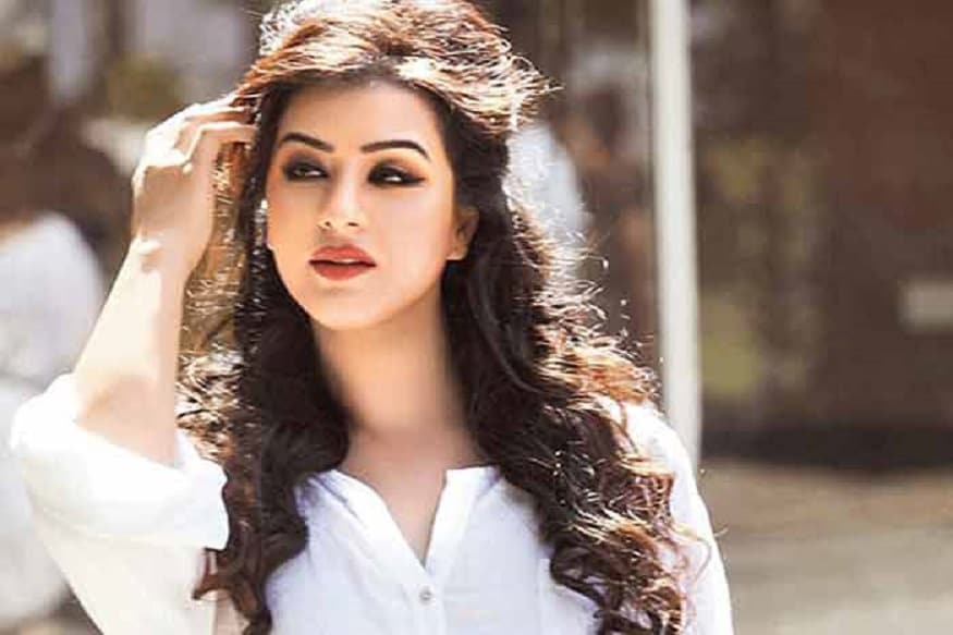 তাঁর রুজিরুটির জন্য কাউকে মাদ্যম করার প্রয়োজন নেই ৷ চাইলে রাস্তায় মঞ্চ করেই কাজ করব ৷ ছবি সংগৃহীত ৷ তাঁর রুজিরুটির জন্য কাউকে মাদ্যম করার প্রয়োজন নেই ৷ চাইলে রাস্তায় মঞ্চ করেই কাজ করব ৷ ছবি সংগৃহীত ৷