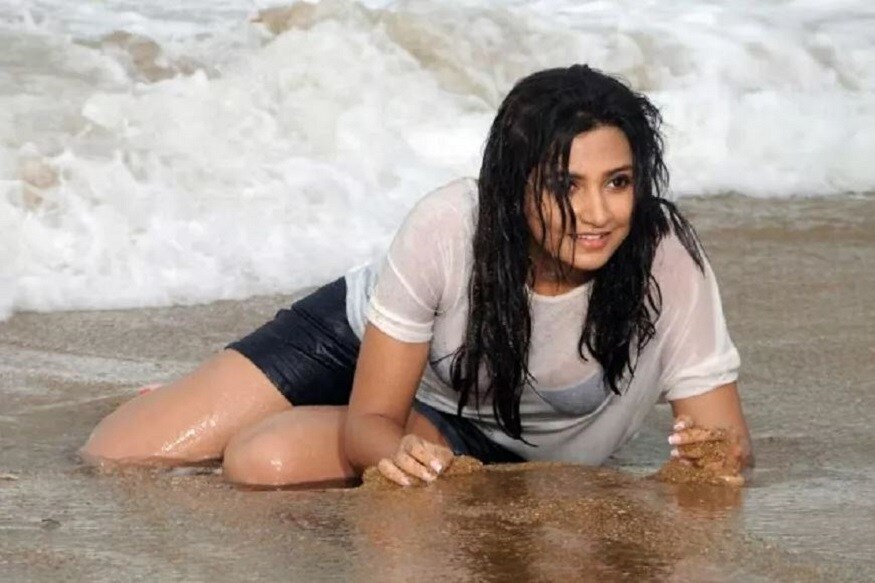 শুভশ্রী গঙ্গোপাধ্যায় ৷ টলিউডের হট -হ্যাপেনিং হিরোইন ৷ অনস্ক্রিন হক বা অফস্ক্রিনে বিভিন্ন সময়েই তিনি সোশ্যাল মিডিয়ায় শিরোনাম ছিনিয়ে নেন ৷ Photo- File শুভশ্রী গঙ্গোপাধ্যায় ৷ টলিউডের হট -হ্যাপেনিং হিরোইন ৷ অনস্ক্রিন হক বা অফস্ক্রিনে বিভিন্ন সময়েই তিনি সোশ্যাল মিডিয়ায় শিরোনাম ছিনিয়ে নেন ৷ Photo- File