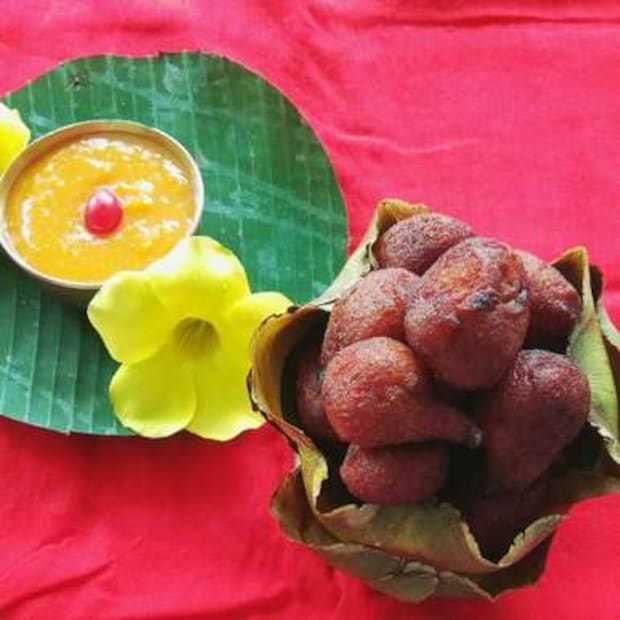 • তবে এই দিন কিন্তু কৃষ্ণকে অবশ্যই তালের বড়া দিতে হবে ৷ শুধু বড়া নয়, তালের তৈরি নানারকম সুস্বাদু খাবারের পদ দিয়ে সাজিয়ে দিতে হবে কৃষ্ণের ভোগ ৷