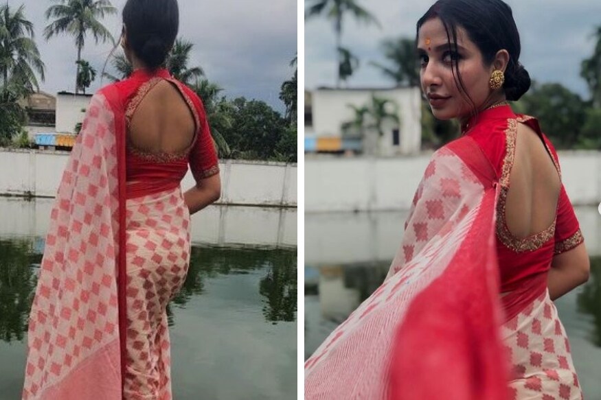 পরণে ট্র্যাডিশানাল সাদা তাঁতের শাড়ি, লাল পাড় ৷ শুভশ্রীর লুকে একেবারে ঘায়েল নেট দুনিয়া ৷ বাঙালি বউদের যে রূপ হয় লেন্সে ধরা দিয়েছেন শুভশ্রী ঠিক সেই রূপেই ৷ Photo- Instagram পরণে ট্র্যাডিশানাল সাদা তাঁতের শাড়ি, লাল পাড় ৷ শুভশ্রীর লুকে একেবারে ঘায়েল নেট দুনিয়া ৷ বাঙালি বউদের যে রূপ হয় লেন্সে ধরা দিয়েছেন শুভশ্রী ঠিক সেই রূপেই ৷ Photo- Instagram