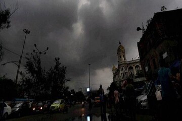 নয়া পূর্বাভাস আবহাওয়া দফতরের, বঙ্গোপসাগরে নিম্নচাপের জেরে তুমুল বৃষ্টি