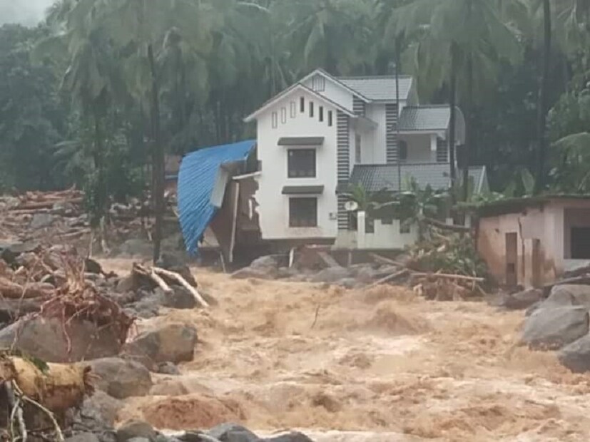 ৩১৫টি রিলিফ ক্যাম্পে আটকে প্রায় ২২ হাজার বাসিন্দা। এর মধ্যে ৯০০০ জন শুধু ওয়াইনাডেরই বাসিন্দা (Image: Vikas Thakur, News18)