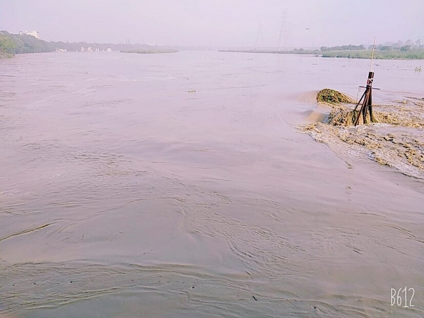 প্রায় ৮.৪৭ লাখ কিউসেক জল ছাড়া হয়েছে।  (Image: Vikas Thakur) 