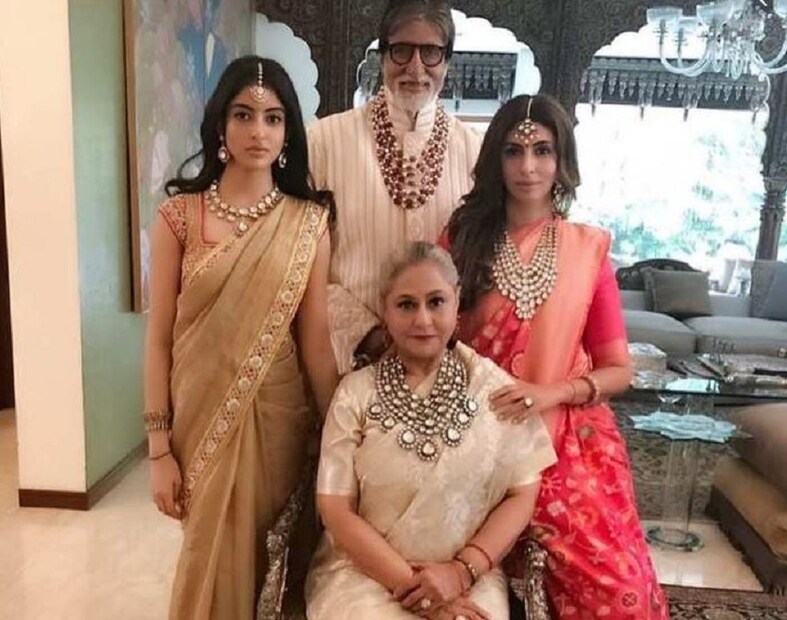 এই বিপুল সম্পত্তি দুই সন্তানের মধ্যে কীভাবে ভাগ করবেন বিগ বি, তাই জানা গেল৷ ছেলে-বউমাকে নিয়ে বিগ বি-র সংসার৷ তাই অভিষেক-ঐশ্বর্যও সবসময় দেখভাল করেন শ্বশুর-শাশুড়ির৷ সেক্ষেত্রে কী ছেলে-বউমা একটু বেশি সম্পত্তির অধিকারী? যা জানালেন অমিতাভ৷ 