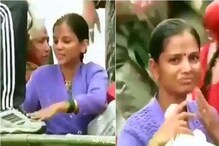 জওয়ানের মধ্যে দেবদর্শন,পা ছুঁয়ে প্রণাম মহিলার ! 'ভাইরাল' ভিডিও জওয়ানের মধ্যে দেবদর্শন,পা ছুঁয়ে প্রণাম মহিলার ! 'ভাইরাল' ভিডিও