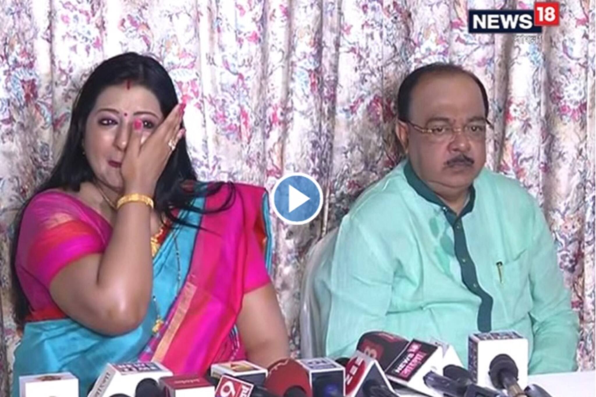 ‘শোভনদা’কে পাশে বসিয়ে সাংবাদিক বৈঠকে কেঁদে ভাসালেন বৈশাখী বন্দ্যোপাধ্যায়