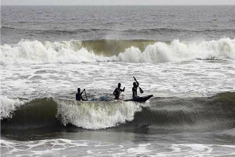• উপকূল এলাকায় সতর্কবার্তা জারি করল আলিপুর আবহাওয়া দফতর ৷