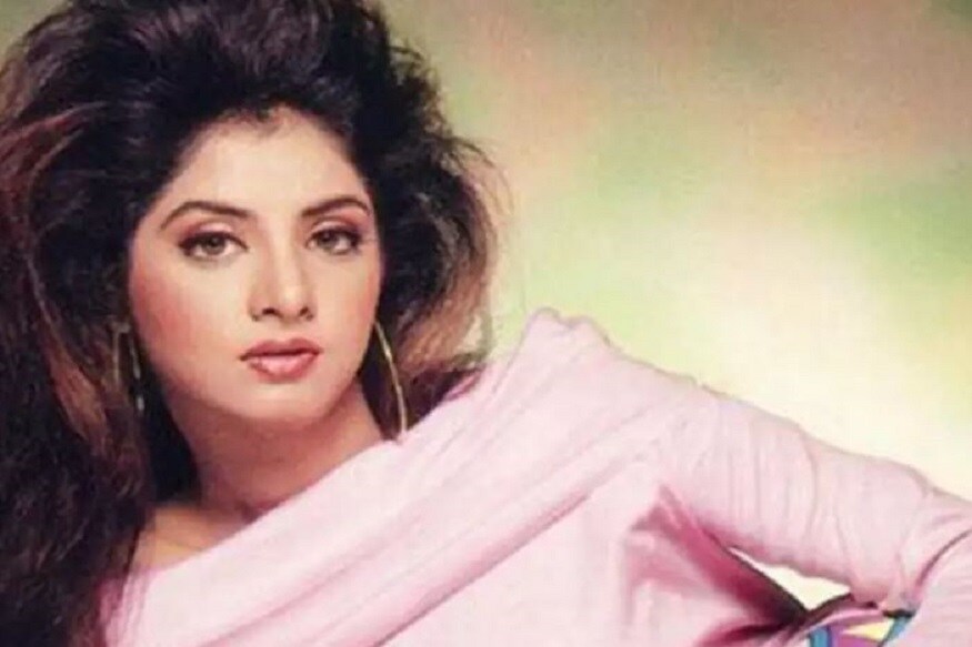 ৯য়ের দশকে তিনি ছিলেন বলিউডের এক নম্বর নায়িকা৷ শাহরুখের বিপরীতে এক চেটিয়া তিনিই অভিনয় করতেন৷ তিনি ছিলেন সেনসেশনল! দিব্যা ভারতী৷ ৯য়ের দশকে তিনি ছিলেন বলিউডের এক নম্বর নায়িকা৷ শাহরুখের বিপরীতে এক চেটিয়া তিনিই অভিনয় করতেন৷ তিনি ছিলেন সেনসেশনল! দিব্যা ভারতী৷