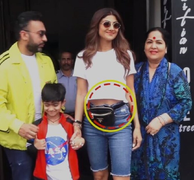  এই প্রথম নয়, এর আগেও ওয়ার্ডরোব ম্যালফাংসনিংয়ের জন্য ট্রোলড হন শিল্পা। 