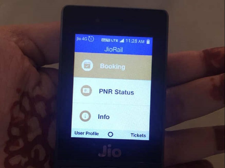 IRCTC-এর সাথে হাত মিলিয়ে এই পরিষেবা শুরু করেছে Jio। ডেবিট কার্ড, ক্রেডিট কার্ড, ই-ওয়ালেট ব্যবহার করে পেমেন্ট করা যাবে। Jio Rail App ব্যবহার করে আপনি শুধু ট্রেনের টিকিট বুক নয়, বাতিলও করা যাবে। IRCTC-এর সাথে হাত মিলিয়ে এই পরিষেবা শুরু করেছে Jio। ডেবিট কার্ড, ক্রেডিট কার্ড, ই-ওয়ালেট ব্যবহার করে পেমেন্ট করা যাবে। Jio Rail App ব্যবহার করে আপনি শুধু ট্রেনের টিকিট বুক নয়, বাতিলও করা যাবে।