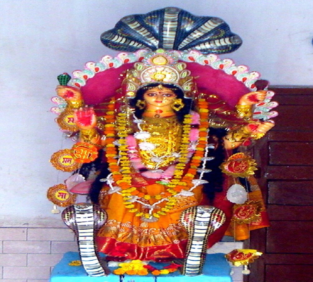 চাঁদ সওদাগর চম্পকনগরীর বণিক ছিলেন ৷ তাঁকে মনে চলতেন ৷ তাই তাঁর হাত দিয়ে মা মনসার পুজো মর্তে প্রচলিত হলে সেই পুজোর প্রতিষ্ঠা পাবে ৷ ছবি সংগৃহীত ৷ চাঁদ সওদাগর চম্পকনগরীর বণিক ছিলেন ৷ তাঁকে মনে চলতেন ৷ তাই তাঁর হাত দিয়ে মা মনসার পুজো মর্তে প্রচলিত হলে সেই পুজোর প্রতিষ্ঠা পাবে ৷ ছবি সংগৃহীত ৷