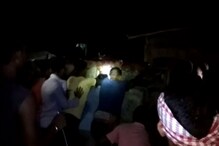পুলিশ-জনতা খণ্ডযুদ্ধে উত্তপ্ত মালদহের রতুয়া, ভাঙচুর করা হয় একাধিক গাড়ি পুলিশ-জনতা খণ্ডযুদ্ধে উত্তপ্ত মালদহের রতুয়া, ভাঙচুর করা হয় একাধিক গাড়ি