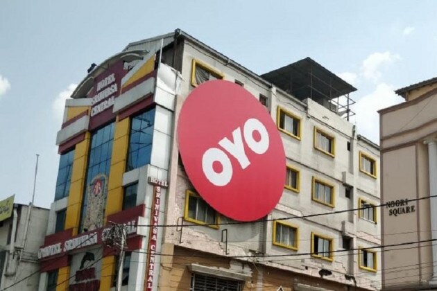 অনলাইন হোটেল বুকিং সংস্থা OYO তাদের গ্রাহকদের ফ্রিতে ইনস্যুরেন্স কভার দিতে চলেছে ৷ OYO হোটেলের গ্রাহকরা এবার ব্যাগেজ হারিয়ে লস, অ্যাক্সিডেন্টাল কভার, হসপিটালাইজেশন ইনস্যুরেন্স কভারের সুবিধা পাবেন ৷ এর জন্য জেনারেল ইনস্যুরেন্স সংস্থা ACKO General Insurance এর সঙ্গে গাঁটছড়া বেঁধেছে ৷ অনলাইন হোটেল বুকিং সংস্থা OYO তাদের গ্রাহকদের ফ্রিতে ইনস্যুরেন্স কভার দিতে চলেছে ৷ OYO হোটেলের গ্রাহকরা এবার ব্যাগেজ হারিয়ে লস, অ্যাক্সিডেন্টাল কভার, হসপিটালাইজেশন ইনস্যুরেন্স কভারের সুবিধা পাবেন ৷ এর জন্য জেনারেল ইনস্যুরেন্স সংস্থা ACKO General Insurance এর সঙ্গে গাঁটছড়া বেঁধেছে ৷