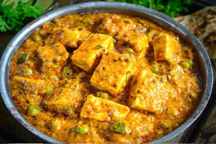 পনিরের ৮০ থেকে ৮৬ শতাংশই প্রোটিন৷ ৯টি এসেনশিয়াল অ্যামাইনো অ্যাসিড রয়েছে পনিরে৷ যা আমাদের শরীরের বৃদ্ধি, টিস্যুর গঠনের জন্য যেমন উপকারি তেমনই শরীরে রক্তের পরিমাণ বাড়িয়ে হরমোন, উৎসেচকের কার্যকারিতা বজায় রাখে৷ ফলে শরীরের রোগ প্রতিরোধ ক্ষমতা ধরে রাখে প্রোটিন৷ পনিরের ৮০ থেকে ৮৬ শতাংশই প্রোটিন৷ ৯টি এসেনশিয়াল অ্যামাইনো অ্যাসিড রয়েছে পনিরে৷ যা আমাদের শরীরের বৃদ্ধি, টিস্যুর গঠনের জন্য যেমন উপকারি তেমনই শরীরে রক্তের পরিমাণ বাড়িয়ে হরমোন, উৎসেচকের কার্যকারিতা বজায় রাখে৷ ফলে শরীরের রোগ প্রতিরোধ ক্ষমতা ধরে রাখে প্রোটিন৷