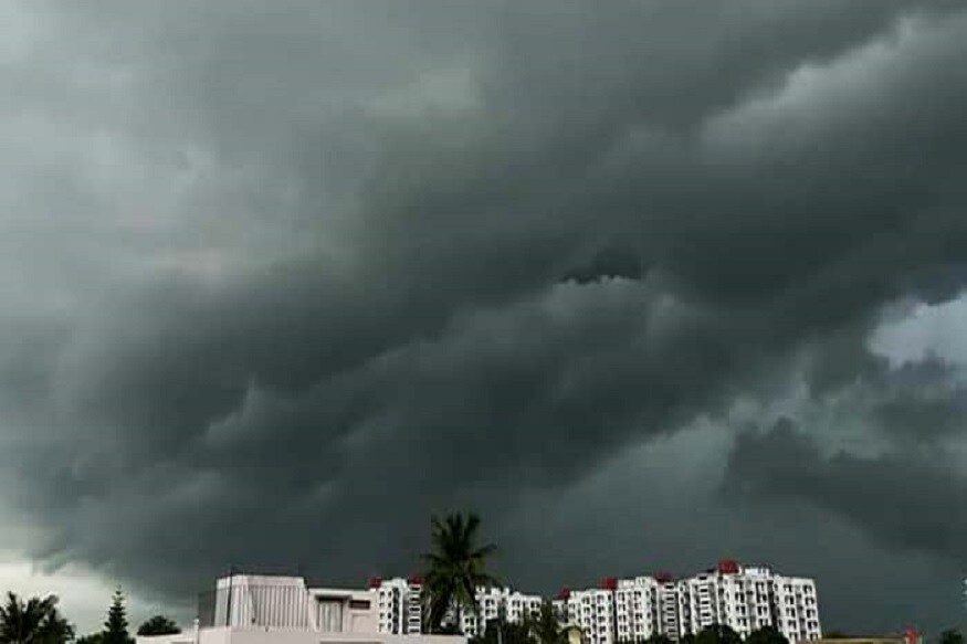 আলিপুর হাওয়া অফিস জানাচ্ছে, উত্তরবঙ্গে হালকা থেকে মাঝারি বৃষ্টির পূর্বাভাস রয়েছে৷ মত্স্যজীবীদের সমুদ্রে যেতে নিষেধ করা হয়েছে৷ আলিপুর হাওয়া অফিস জানাচ্ছে, উত্তরবঙ্গে হালকা থেকে মাঝারি বৃষ্টির পূর্বাভাস রয়েছে৷ মত্স্যজীবীদের সমুদ্রে যেতে নিষেধ করা হয়েছে৷