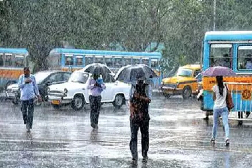 পুজো আসতে আর ১২ দিনের অপেক্ষা ৷ দুর্গাপুজোর আগে আর বাকি একটি রবিবার ৷ তাই শেষের আগের রবিবারের ছুটির মেজাজ ঝেড়ে ফেলে পুজোর শপিংয়ে ঝাঁপি্য়ে পড়েছেন সকলে ৷ কিন্তু পুজোর উন্মাদনার মাঝেই বৃষ্টির ভ্রুকূটি ৷ পুজো আসতে আর ১২ দিনের অপেক্ষা ৷ দুর্গাপুজোর আগে আর বাকি একটি রবিবার ৷ তাই শেষের আগের রবিবারের ছুটির মেজাজ ঝেড়ে ফেলে পুজোর শপিংয়ে ঝাঁপি্য়ে পড়েছেন সকলে ৷ কিন্তু পুজোর উন্মাদনার মাঝেই বৃষ্টির ভ্রুকূটি ৷
