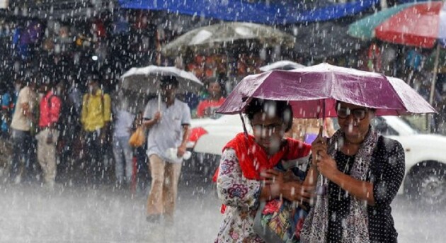 কলকাতা ছাড়া জেলায়ও বৃষ্টির সম্ভাবনা রয়েছে ৷ বীরভূম, উত্তর ২৪ পরগণা ও হুগলিতে বৃষ্টির পূর্বাভাস হাওয়া অফিসের ৷ কলকাতা ছাড়া জেলায়ও বৃষ্টির সম্ভাবনা রয়েছে ৷ বীরভূম, উত্তর ২৪ পরগণা ও হুগলিতে বৃষ্টির পূর্বাভাস হাওয়া অফিসের ৷