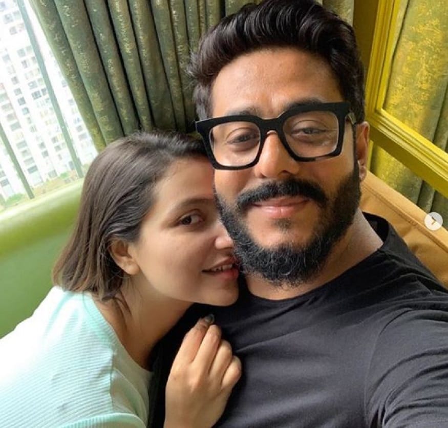 রাজ চক্রবর্তী -র সঙ্গে বিয়ে হওয়ার পর এই পাওয়ার কাপলের কথা বার্তী , সাজসজ্জা সব কিছু নিয়েই কথা হয় ৷ অনেক সময়েই নায়ক -নায়িকারা ফটোশ্যুট করেন বিশেষভাবে ছবির লঞ্চের জন্য ৷ Photo- Instagram রাজ চক্রবর্তী -র সঙ্গে বিয়ে হওয়ার পর এই পাওয়ার কাপলের কথা বার্তী , সাজসজ্জা সব কিছু নিয়েই কথা হয় ৷ অনেক সময়েই নায়ক -নায়িকারা ফটোশ্যুট করেন বিশেষভাবে ছবির লঞ্চের জন্য ৷ Photo- Instagram
