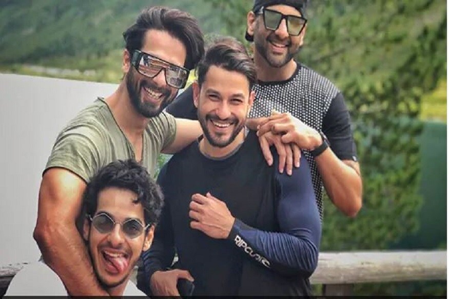 ট্র্যাভেল মোড-এ শাহিদ কাপুর আর তাঁর বাইকার বয়েস-- যেন পায়ের তলায় সর্ষে! যেমন চুটিয়ে ঘুরছেন, তেমনি চুটিয়ে পোজ দিচ্ছেন! ফ্রেমবন্দি কবীর সিং, ঈশান খট্টের, কুণাল খেমু! ট্র্যাভেল মোড-এ শাহিদ কাপুর আর তাঁর বাইকার বয়েস-- যেন পায়ের তলায় সর্ষে! যেমন চুটিয়ে ঘুরছেন, তেমনি চুটিয়ে পোজ দিচ্ছেন! ফ্রেমবন্দি কবীর সিং, ঈশান খট্টের, কুণাল খেমু!