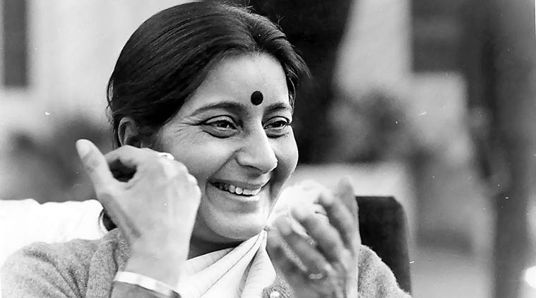 • সুপ্রিম কোর্টে একই সঙ্গে প্র্যাকটিস শুরু করেন দু’দনে ৷ জর্জ ফার্নান্ডেজের কেসটা তাঁরাই লড়েছিলেন ৷ • সুপ্রিম কোর্টে একই সঙ্গে প্র্যাকটিস শুরু করেন দু’দনে ৷ জর্জ ফার্নান্ডেজের কেসটা তাঁরাই লড়েছিলেন ৷