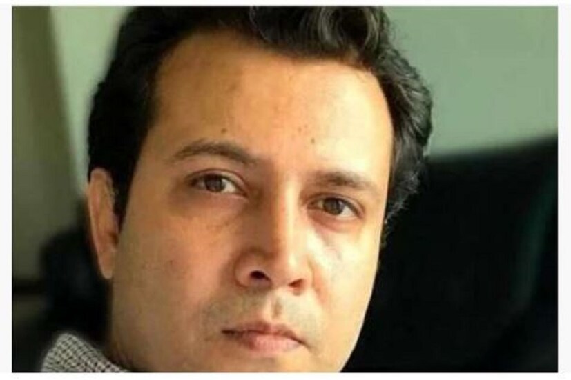 আরও জানানো হয় যে মেয়েকে মডেলদের অশ্লীল ছবি দেখানো হত৷ 