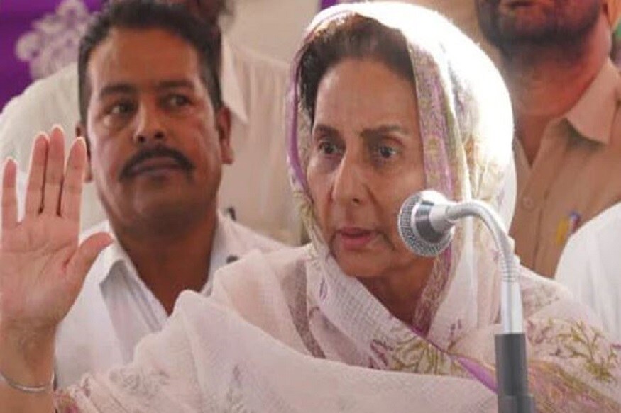 জানা গিয়েছে, রাষ্ট্রায়ত্ত ব্যাঙ্কের ম্যানেজার হিসেবে এক ব্যক্তি ফোন করেন প্রীনিত কৌরকে৷ কিছু টাকা পয়সার লেনদেনের ব্যাপারে কথা হয়৷ মুখ্যমন্ত্রীর স্ত্রীর থেকে চাওয়া হয় তাঁর ব্যাঙ্কের সমস্ত নথি৷ অর্থাৎ অ্যাকাউন্ট নম্বর, ATM পিন নম্বর, CVC নম্বর৷ এমনকি OTP-ও৷ সংসদের কাজে ব্যস্ত প্রীণিত সব জানিয়েও দেন৷ Photo Collected জানা গিয়েছে, রাষ্ট্রায়ত্ত ব্যাঙ্কের ম্যানেজার হিসেবে এক ব্যক্তি ফোন করেন প্রীনিত কৌরকে৷ কিছু টাকা পয়সার লেনদেনের ব্যাপারে কথা হয়৷ মুখ্যমন্ত্রীর স্ত্রীর থেকে চাওয়া হয় তাঁর ব্যাঙ্কের সমস্ত নথি৷ অর্থাৎ অ্যাকাউন্ট নম্বর, ATM পিন নম্বর, CVC নম্বর৷ এমনকি OTP-ও৷ সংসদের কাজে ব্যস্ত প্রীণিত সব জানিয়েও দেন৷ Photo Collected