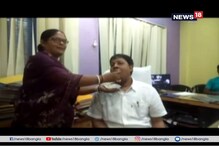 এখনই হচ্ছে না আস্থা ভোট, গঙ্গারামপুর পুরসভায় মিষ্টি বিতরণ,ফাটানো হল বাজি এখনই হচ্ছে না আস্থা ভোট, গঙ্গারামপুর পুরসভায় মিষ্টি বিতরণ,ফাটানো হল বাজি