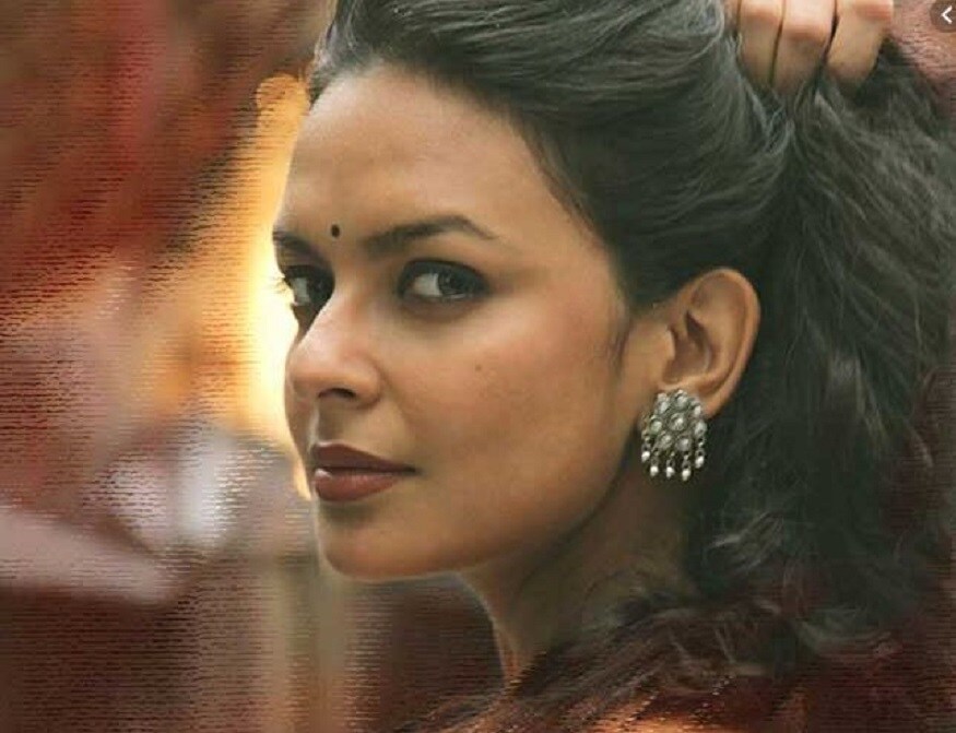 আপাতত এই স্পর্শকাতর বিষয় নিয়ে সোশ্যাল মিডিয়ায় অনেকেই অবাঞ্ছিতভাবে মজা করতে শুরু করেছে৷ তাতেই বেশ রেগে গিয়েছেন বলিউডের বাঙালি অভিনেত্রী বিদিতা বাগ৷ আপাতত এই স্পর্শকাতর বিষয় নিয়ে সোশ্যাল মিডিয়ায় অনেকেই অবাঞ্ছিতভাবে মজা করতে শুরু করেছে৷ তাতেই বেশ রেগে গিয়েছেন বলিউডের বাঙালি অভিনেত্রী বিদিতা বাগ৷