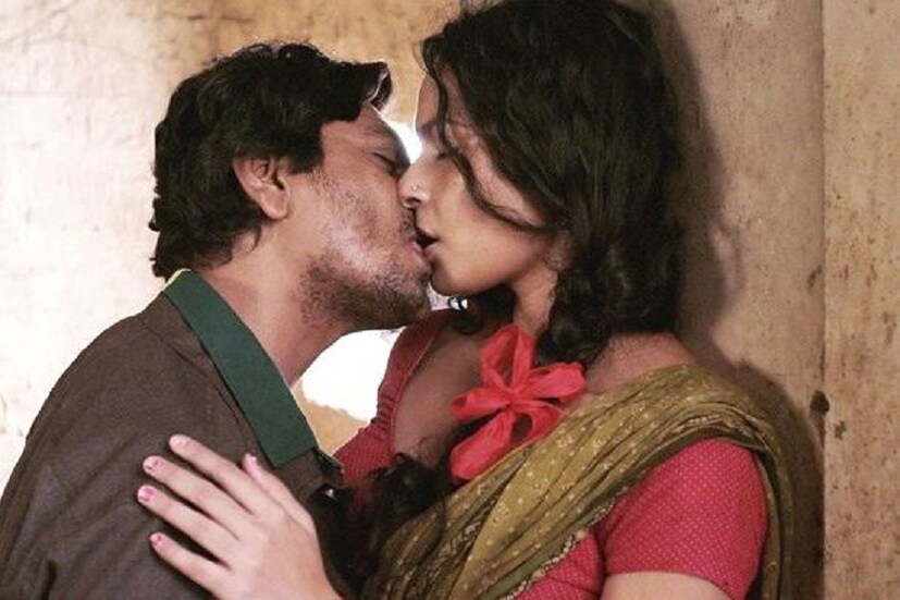 নওয়াজ উদ্দীনের বিপরীতে বাবুমশাই বন্দুকবাজ ছবিতে বেশকিছু সাহসী দৃশ্য নিয়ে তিনি উঠে এসেছিলেন খবরের শিরোনামে৷     