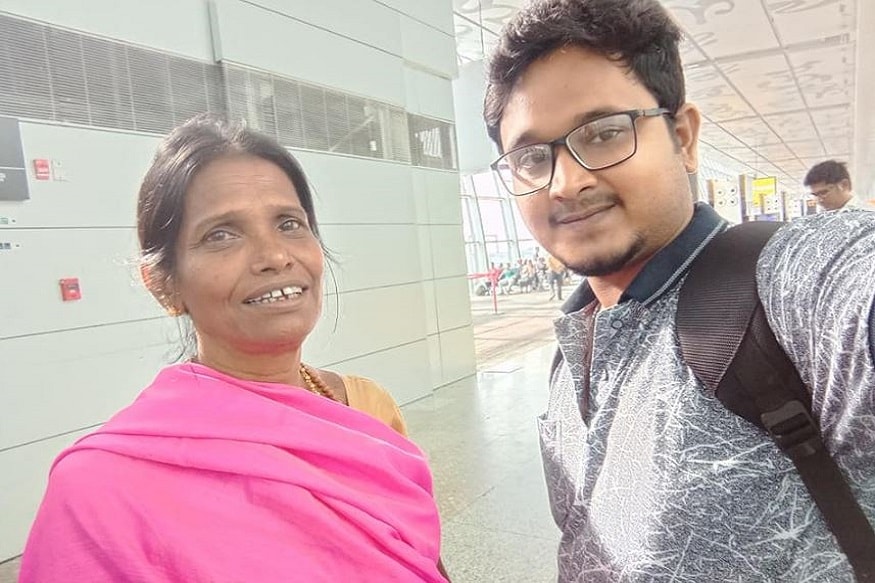 এই সেই ব্যক্তি যিনি প্রথম রানাঘাট স্টেশন চত্বরে শুনেছিলেন রাণুর গান৷ তারপর...Photo Courtesy: Facebook এই সেই ব্যক্তি যিনি প্রথম রানাঘাট স্টেশন চত্বরে শুনেছিলেন রাণুর গান৷ তারপর...Photo Courtesy: Facebook