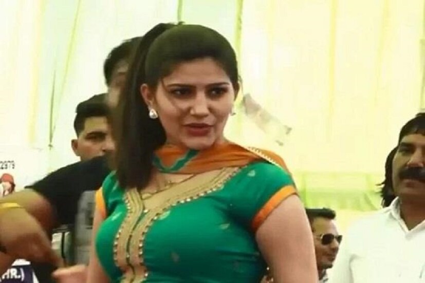 সম্প্রতি তাঁর একটি নাচের ভিডিও ইউটিউবে ভাইরাল হয়েছে ৷ এই ভিডিওটি ভাইরাল হয়েছে কেননা অনেকদিন পরে স্বমহিমায় স্বপ্না চৌধুরিকে দেখা গিয়েছে ৷ ফাইল ছবি ৷