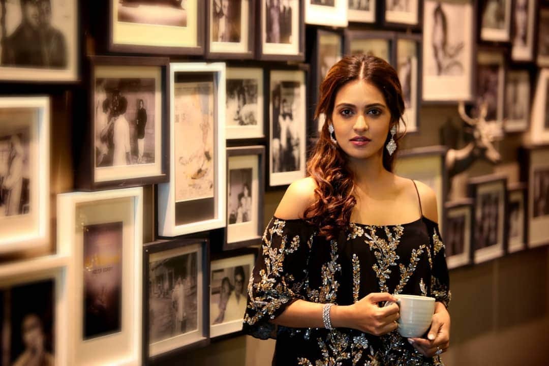 • ছেলে সহজকে নিয়ে এখন একাই থাকেন কামালগাজির ফ্ল্যাটে ৷ তবে শোনা যাচ্ছে এখন নাকি ইন্ডাস্ট্রির এক নায়কের প্রেমে হাবুডুবু খাচ্ছেন প্রিয়াঙ্কা ? ব্যাপারখানা কী? ছবি: ইনস্টাগ্রাম ৷ • ছেলে সহজকে নিয়ে এখন একাই থাকেন কামালগাজির ফ্ল্যাটে ৷ তবে শোনা যাচ্ছে এখন নাকি ইন্ডাস্ট্রির এক নায়কের প্রেমে হাবুডুবু খাচ্ছেন প্রিয়াঙ্কা ? ব্যাপারখানা কী? ছবি: ইনস্টাগ্রাম ৷