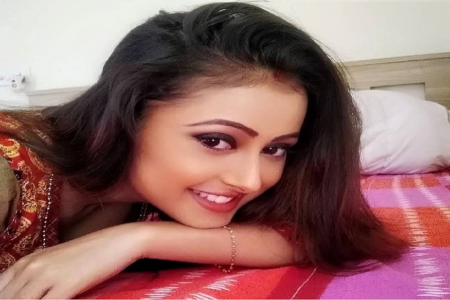 তাঁর সঙ্গেই একই ধারাবাহিকে অভিনয় করছেন পরম অবশ্য গারাবাহিকের নাম পরমের আসল নাম বিশ্বজিৎ ঘোষ ৷ ছবি সৌজন্যে ফেসবুক ৷ তাঁর সঙ্গেই একই ধারাবাহিকে অভিনয় করছেন পরম অবশ্য গারাবাহিকের নাম পরমের আসল নাম বিশ্বজিৎ ঘোষ ৷ ছবি সৌজন্যে ফেসবুক ৷