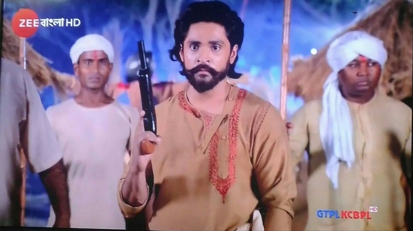 সেরা পার্শ্ব চরিত্রর জন্য পুরস্কৃত হলেন গৌরব চট্টোপাধ্যায়।
