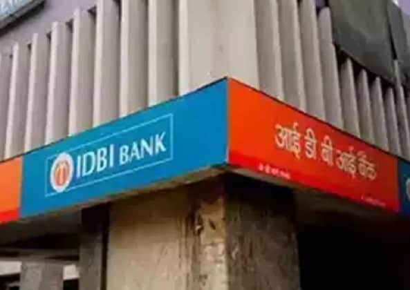 এই সিদ্ধান্তের জেরে ব্যাঙ্কগুলির উপকার হবে বলে মনে করা হচ্ছে ৷ এর জন্য শেয়ার বাজারে ভারী পতনের পরও IDBI ব্যাঙ্ক শেয়ার ৭ শতাংশ বেশি বেড়ে বন্ধ হয়ে গিয়েছে ৷ এর জেরে Capital Adequacy Ratio বৃদ্ধিতে সাহায্য করবে ৷ অথার্ৎ লোকসানে চলা ব্যাঙ্কগুলির এর জেরে সাহায্য হবে ৷ এই সিদ্ধান্তের জেরে ব্যাঙ্কগুলির উপকার হবে বলে মনে করা হচ্ছে ৷ এর জন্য শেয়ার বাজারে ভারী পতনের পরও IDBI ব্যাঙ্ক শেয়ার ৭ শতাংশ বেশি বেড়ে বন্ধ হয়ে গিয়েছে ৷ এর জেরে Capital Adequacy Ratio বৃদ্ধিতে সাহায্য করবে ৷ অথার্ৎ লোকসানে চলা ব্যাঙ্কগুলির এর জেরে সাহায্য হবে ৷