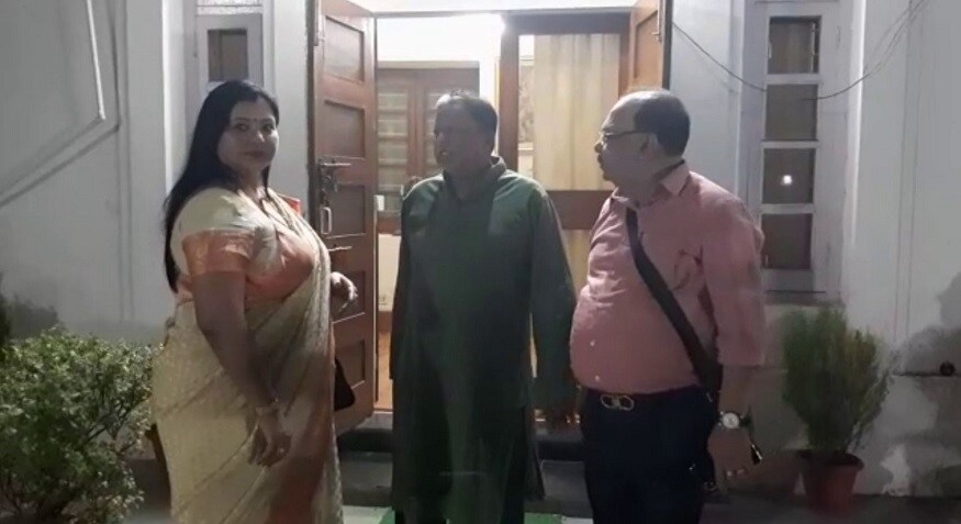 ওঁরা বিজেপিতে ছিলেন ও আছেন এমনটাই জানিয়েছেন মুকুল রায় ৷ তিনি আরও বলেোছেন ,ওঁদের দল ছাড়ার খবর ভিত্তিহীন৷ Photo- Video Grab ওঁরা বিজেপিতে ছিলেন ও আছেন এমনটাই জানিয়েছেন মুকুল রায় ৷ তিনি আরও বলেোছেন ,ওঁদের দল ছাড়ার খবর ভিত্তিহীন৷ Photo- Video Grab